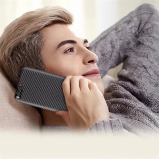 کاور فیبر کربنی مناسب Xiaomi Mi 6
