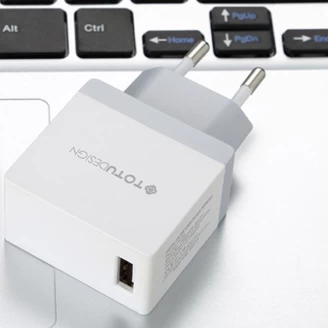 شارژر دیواری Qualcomm3.0 توتو TOTU Pioneer QC3.0 Single USB Port