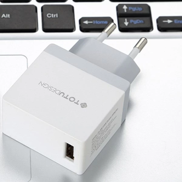 شارژر دیواری Qualcomm3.0 توتو TOTU Pioneer QC3.0 Single USB Port