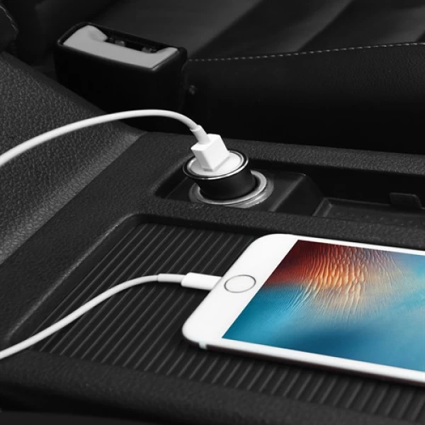 شارژر فندکی هوکو Hoco Z8