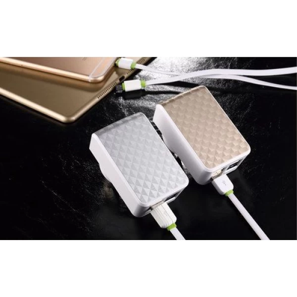 شارژر دیواری 4 پورت امی Emy مدل MY-262 همراه با کابل