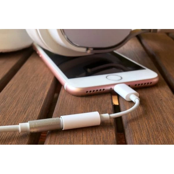 کابل تبدیل انتقال صدا Aux به لایتینگ آیفون