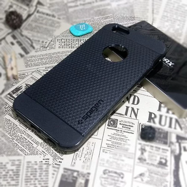 کاور اسپیگن سری Neo Hybrid Carbon مناسب Apple iPhone 6-6S
